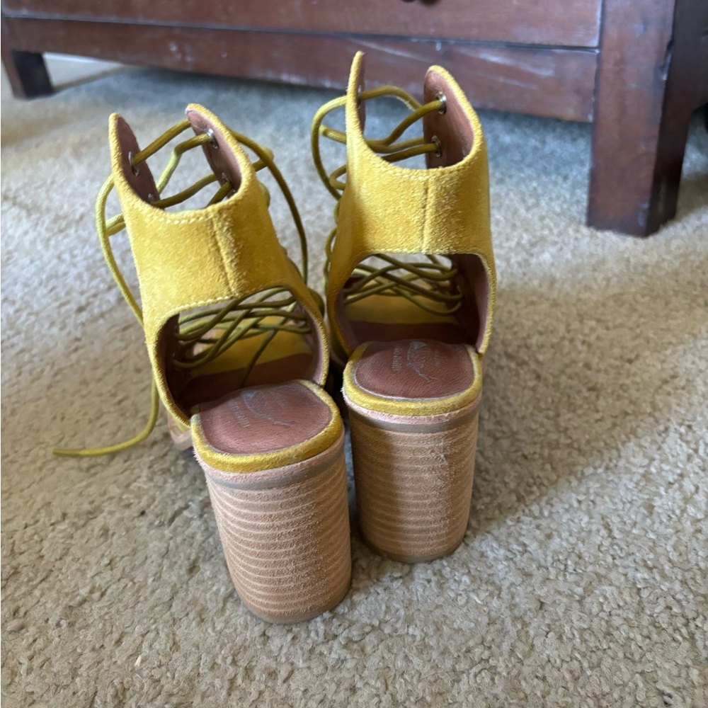 Jeffrey Campbell x Free People Minimal Lace up Heels - Worn Once Yellow Size 7.5 - Picture 4 of 9